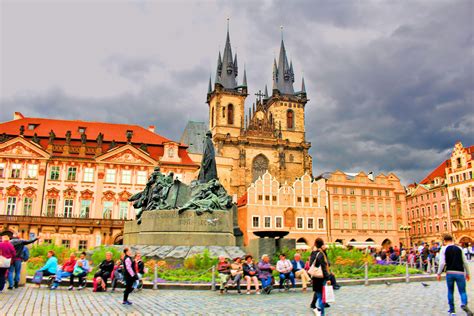 City Center of Prague before Christmas decoration : r/czech