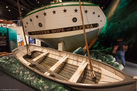 Great Lakes Shipwreck Museum - Great Lakes Maritime Museum - Museum Information Center