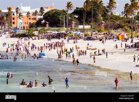 Coco Beach scene on Sunday, Oyster Bay, Dar-es-Salaam, Tanzania Stock ...