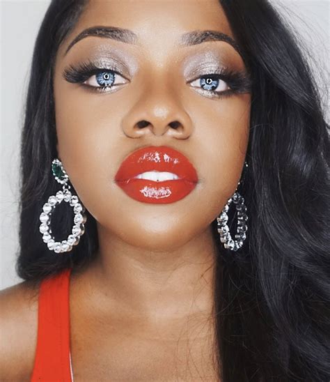 17 Stunning Pics That Prove Red Lipstick Was Made For Full Lips - Tech Featured