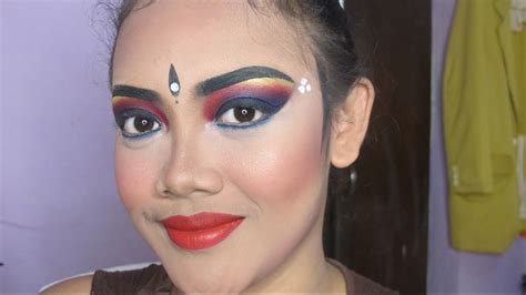 Gambar Tutorial Make Up Penari Tradisional | Dismakeup