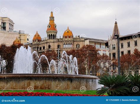 Fountain on Placa De Catalunya Stock Image - Image of catalonia, grass: 17533089