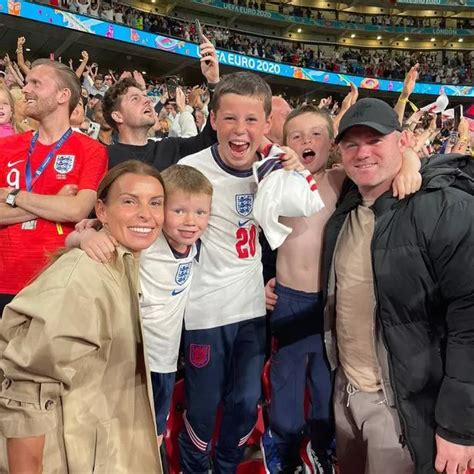 Wayne Rooney shares family's wonderful England celebrations from inside Wembley - Daily Star