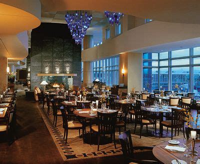 Dining at Globe@YVR Restaurant at The Fairmont Vancouver Airport Hotel | Airport restaurants ...