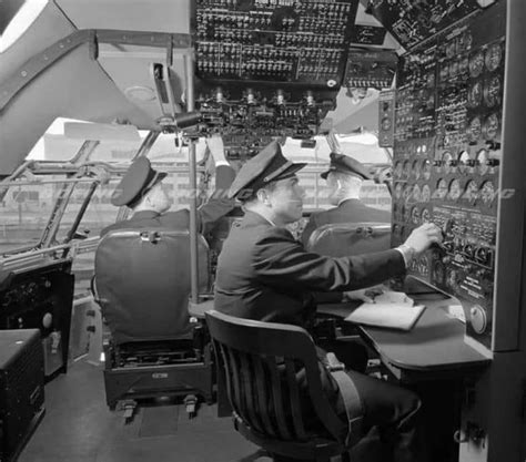 Cockpit, Boeing 377 Stratocruiser! : r/aviation