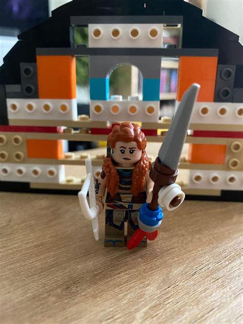 Slideshow: LEGO Horizon Tallneck Set - Aloy Minifig and Base