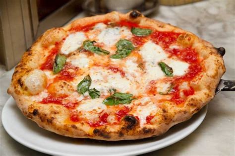 Where to Eat the Best Pizza in Naples | ITALY Magazine