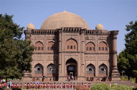 Bijapur : The Historical City of Karnataka: Bijapur Architecture - bahaynieric-wall