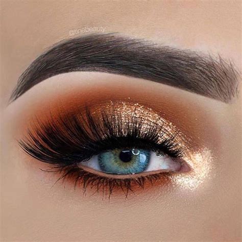 Gold eyeshadow - Perfect Golden Eyeshadow Ideas for Glam Makeup Looks #eyemakeup #eyeshadow # ...