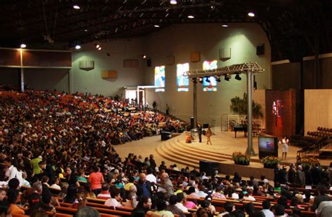 Iglesia De La Cruz - located in Maracaibo, largest in Venezuela. Cities, Basketball Court, New ...