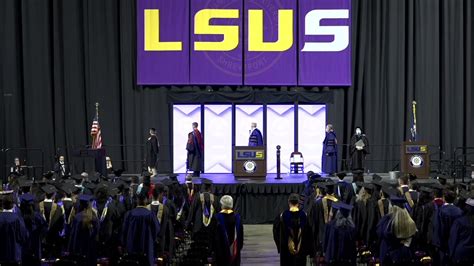 LSU Shreveport - LSUS Fall 2021 Graduation (L-Z)