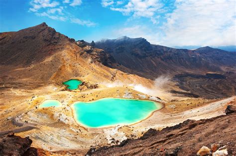 Tongariro National Park, New Zealand 🇳🇿 | Hiking destinations, Winter hiking, Best hikes