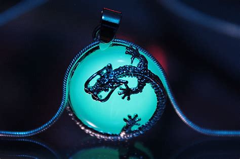 Glow-In-The-Dark Dragon Jewelry - GeekAlerts