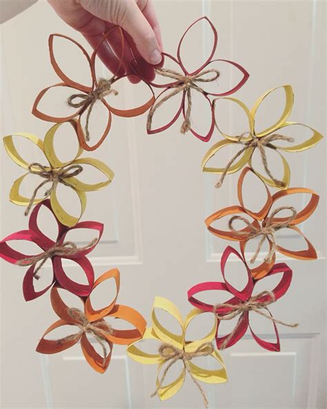 Fall wreath using toilet paper rolls