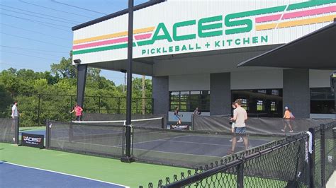 Aces Pickleball and Kitchen celebrates grand opening - YouTube