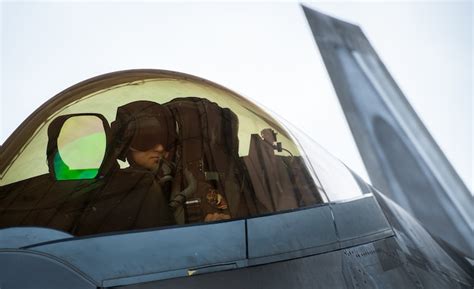 F-22A Raptor pilots test next-gen helmet > Air Force > Article Display