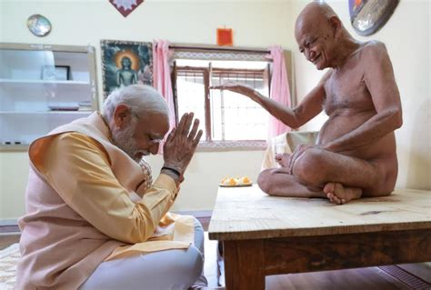 Jain Muni Acharya Vidhyasagar Maharaj Passes Away, PM Modi Condoles