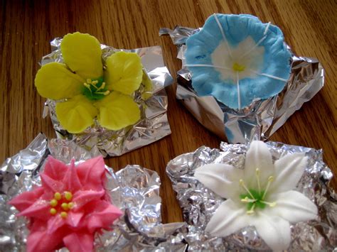 Royal Icing Flowers | These were my first royal icing flower… | Flickr