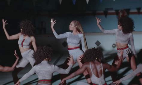 Watch This Officer Nail Beyoncé’s 'Formation' Choreography For HS Kids