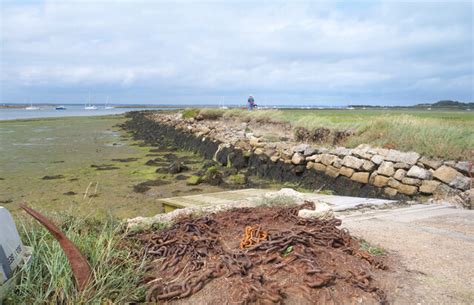 Old Chains by the Slipway © Des Blenkinsopp :: Geograph Britain and Ireland