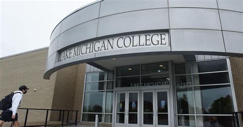 lake michigan college logo