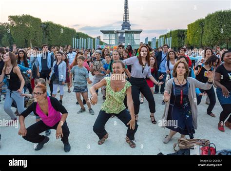 Paris, France, People Dancing Street Near Eiffel Tower, Flash Mob, to ...