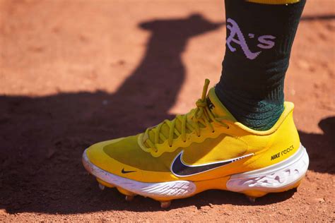 How Many Spikes Do Baseball Cleats Have? (Find Out Here) – American Sports Planet