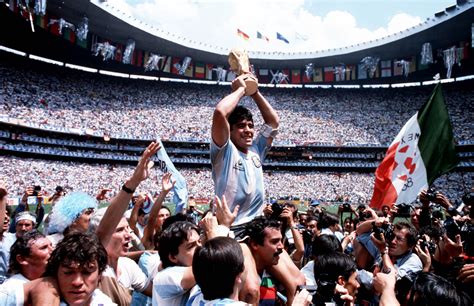 Diego Maradona, soccer legend who led Argentina to 1986 World Cup title, dead at 60 - The Boston ...