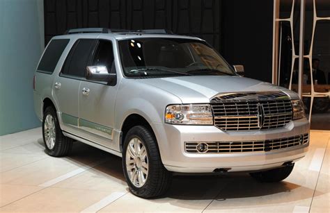 2013 Lincoln Navigator - Information and photos - MOMENTcar