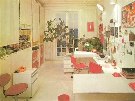 Red Decor in the '80s Office | Mirror80