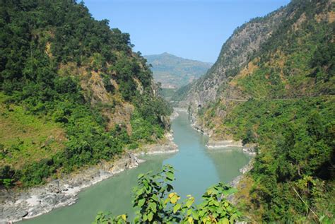 Narayani River gorge south of Mugling photo - Brian McMorrow photos at pbase.com