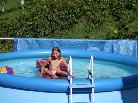 Rajceti Pool : rajce idnes summerrajce.idnes.cz toddler girl potty swim ...