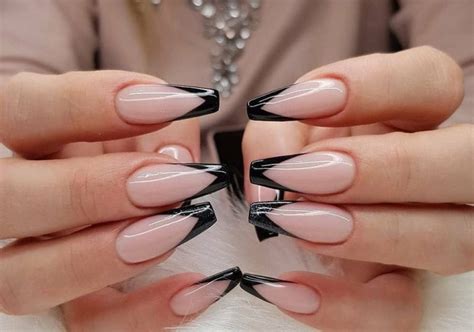 Black Nails 2023: Fashionable Trends and Ideas for Black Nail Designs