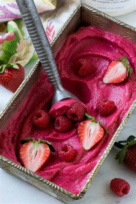 High Protein Berry Frozen Yogurt Recipe {Easy} | Healthy Fitness Meals