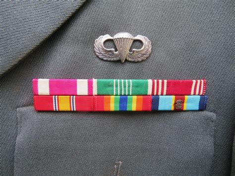 US Army Officer dress uniform set Identified Distinguished Service ...