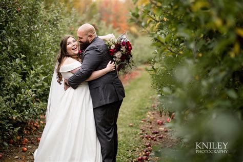 Weddings at Pomona at Blue Barn Cidery | Kniley Photography