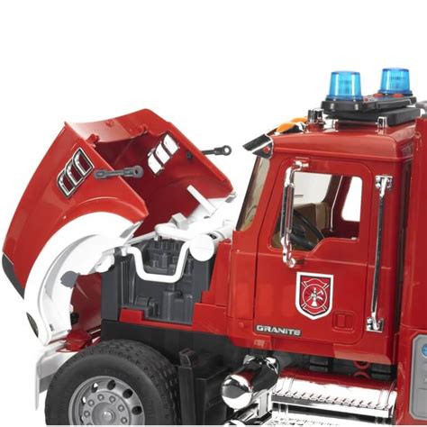 Bruder MACK Granite Fire Engine: Realistic Rescue Play