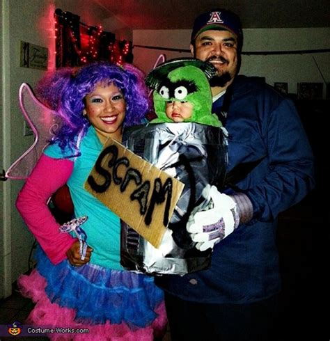 Family Halloween Costumes That Prove Dressing Up Is Not Just Child's ...