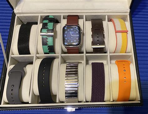 Assortment of new and old bands : AppleWatch