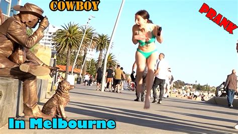 #Cowboy_prank in Melbourne Part 1 .awesome reactions.don't miss it lelucon statue prank. luco ...