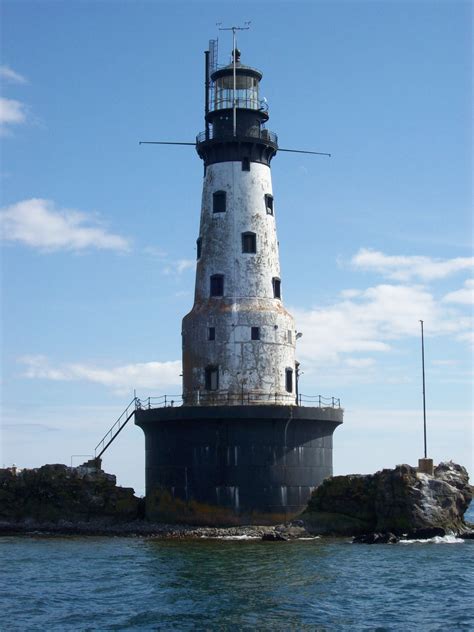 Rock of Ages Lighthouse, Lake Superior - One Of Michigan's Tallest ...