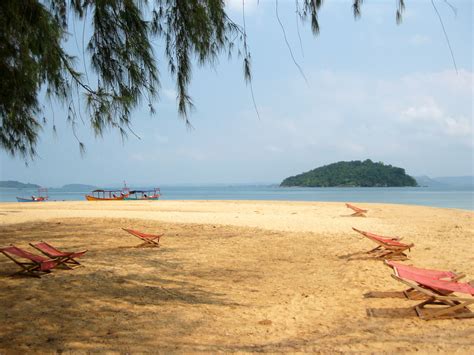 Cambodia: Beaches and barbed wire