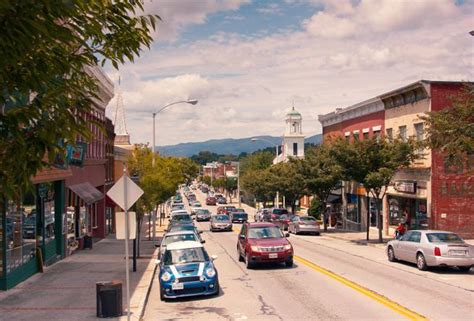 Must See Main Street - Salem, Virginia