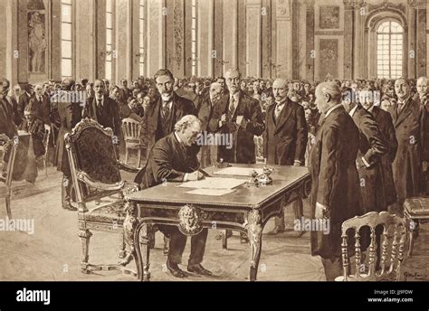 Lloyd George signing Versailles treaty, 28 June 1919 Stock Photo - Alamy