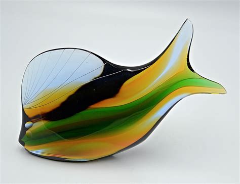 Exbor Czechoslovakia Glass Fish (Chipped) in 2020 | Glass fish, Glass paperweights, Fish and chips