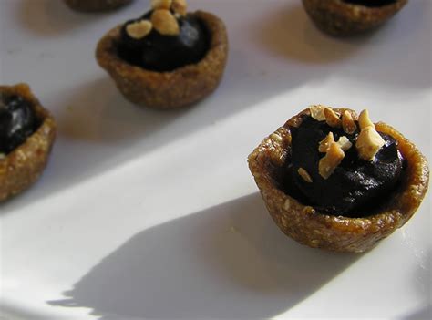 No-Bake Mini Chocolate Pudding Tarts