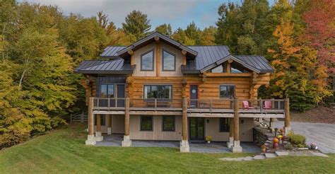 On the Market: A Luxurious Log Cabin in the Vermont Woods