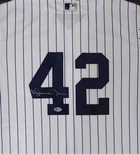 √ Mariano Rivera Autograph Signing