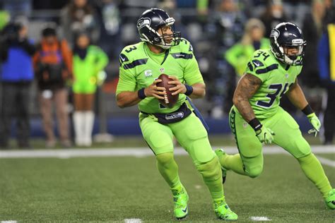 Twitter Had Some Funny Reactions to the Seattle Seahawks’ Uniforms – Footwear News