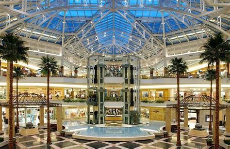 The Somerset Collection (Main Mall Area) - Troy, Michigan